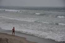 Correndo na praia em Montañita, no Equador
